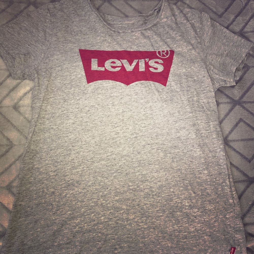 Levi’s tee